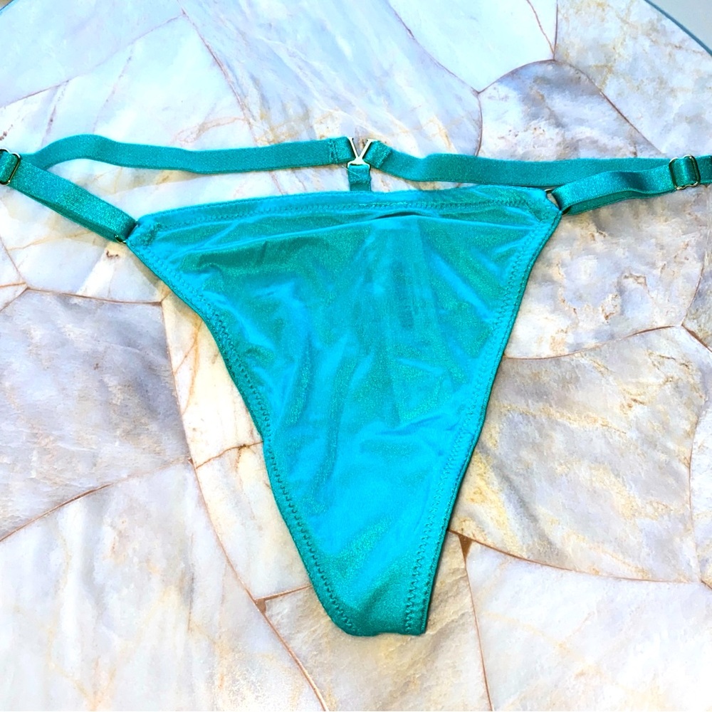VS VERY SEXY V-Hardware Adjustable V-String Panty Small